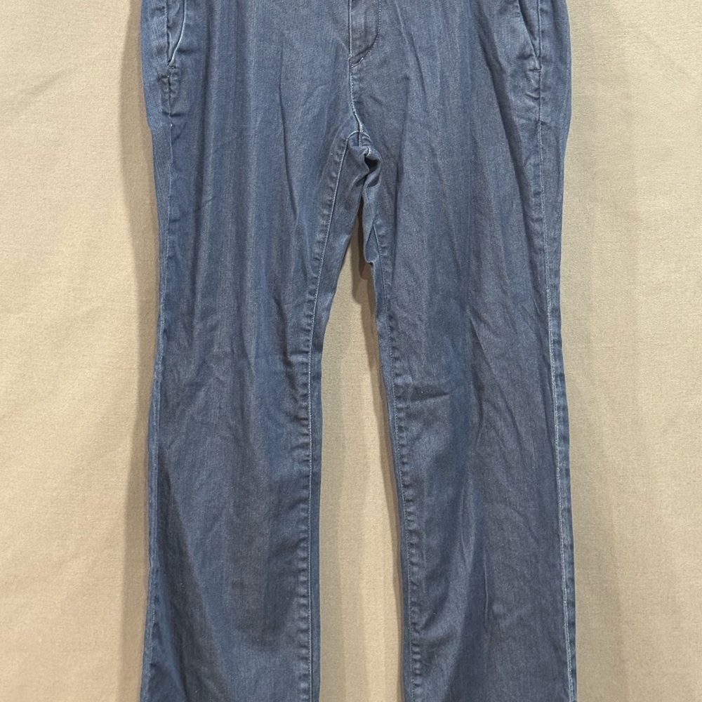 Casual Comfort women’s Relaxed Denim Jeans size 8